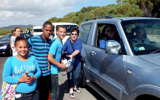 n Oomblik van vriendelike verwelkoming tydens die Vriendelike Padblokade in Desember 2014